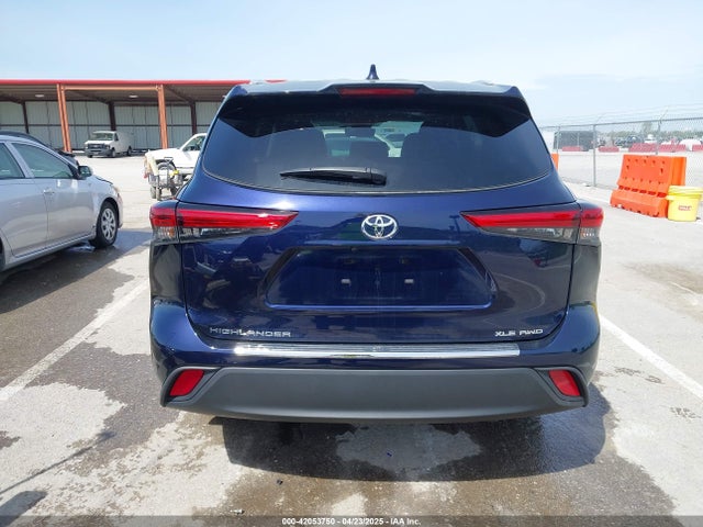 5TDGZRBH0NS581130 Toyota Highlander Xle