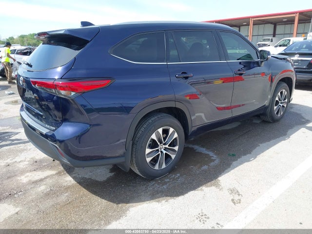 5TDGZRBH0NS581130 Toyota Highlander Xle