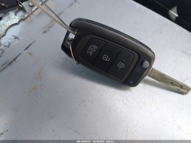 5NMS14AJ6PH631267 Hyundai Santa Fe Se