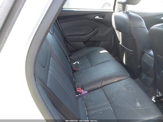 1FADP3K28EL127264 Ford FOCUS SE
