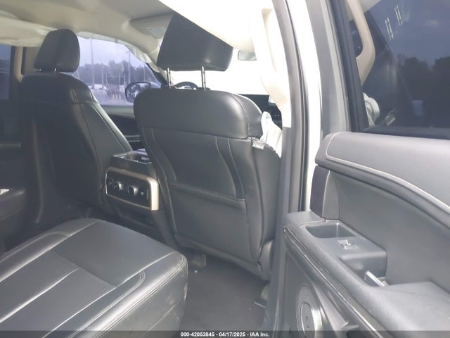 1FMJU1HT0NEA14953 Ford Expedition Xlt