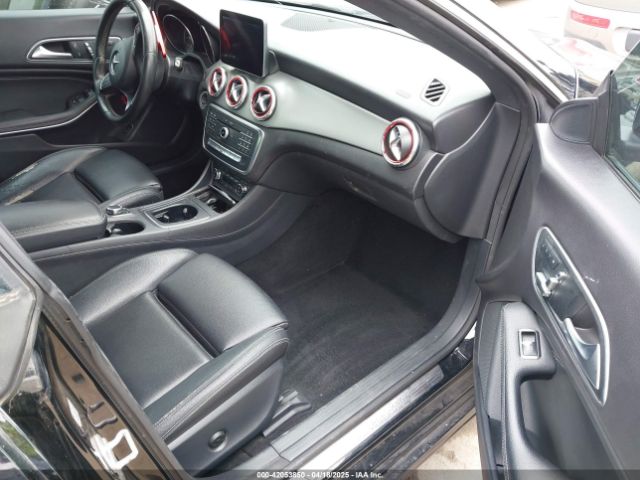 2017 MERCEDES-BENZ CLA 250 WDDSJ4EB4HN472276 Photo 4