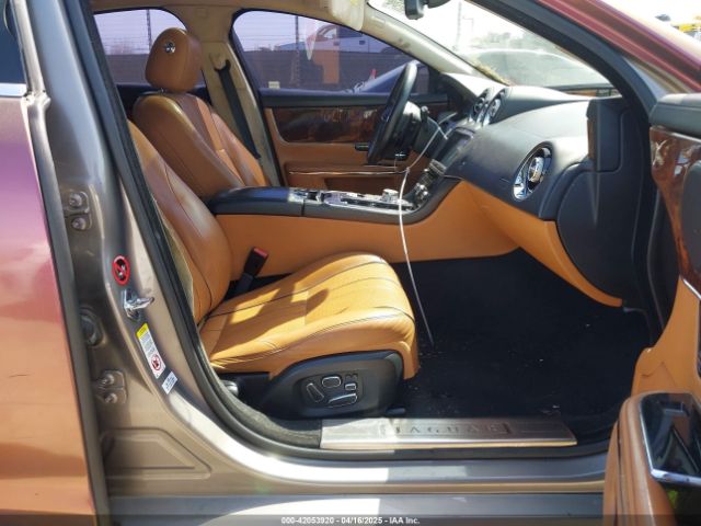 2011 JAGUAR XJ SAJWA1CBXBLV09848 Photo 4