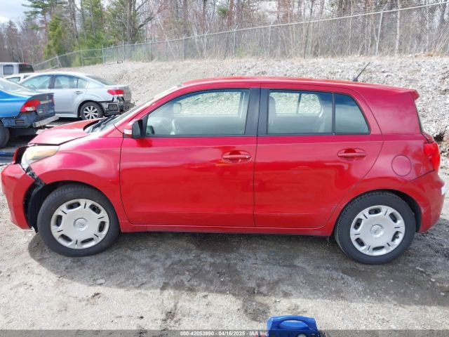 JTKKUPB44E1045121 Scion XD