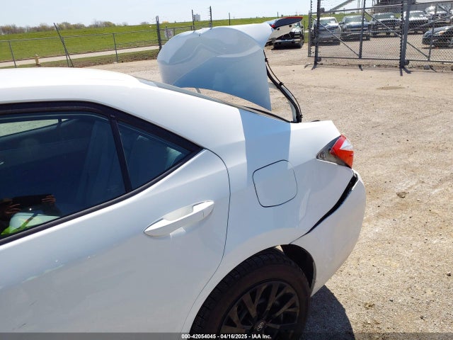 2T1BURHE2GC482259 Toyota COROLLA LE