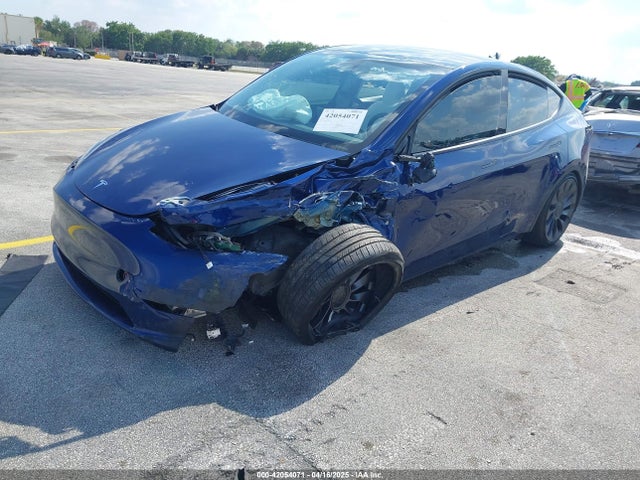 2024 TESLA MODEL Y 7SAYGDEF9RA267204 Photo 1