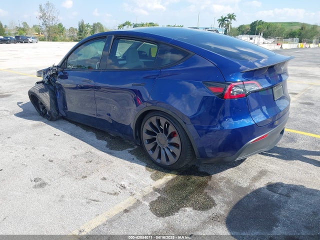 2024 TESLA MODEL Y 7SAYGDEF9RA267204 Photo 2