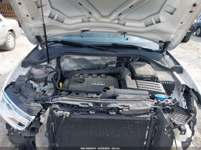 WA1HCCFS4HR017356 Audi Q3 2.0t Premium