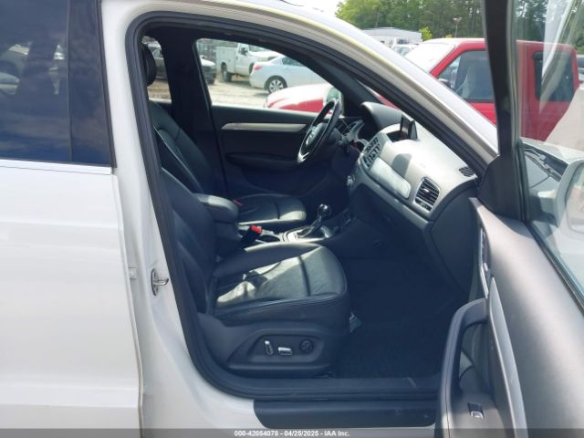 WA1HCCFS4HR017356 Audi Q3 2.0t Premium