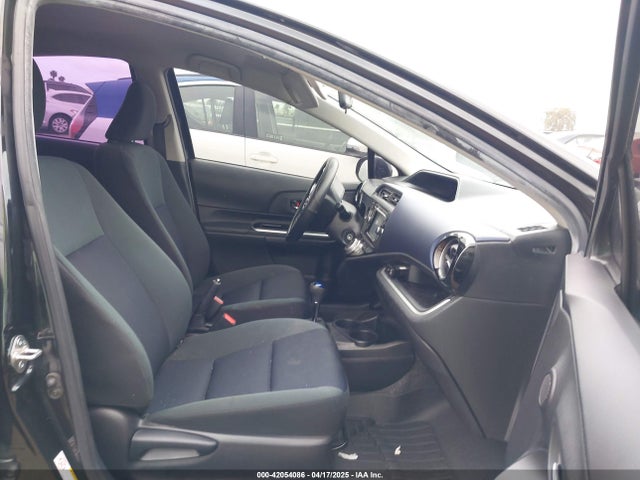 JTDKDTB36G1120170 Toyota Prius C Two