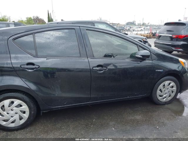 JTDKDTB31G1121761 Toyota Prius C Two