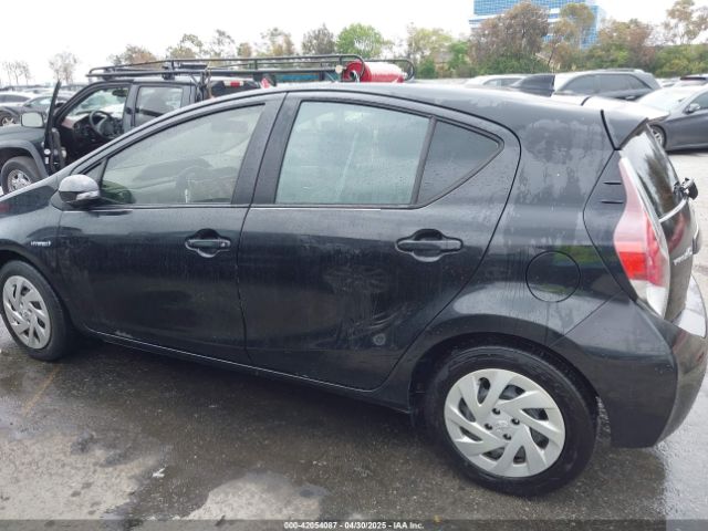 JTDKDTB31G1121761 Toyota Prius C Two