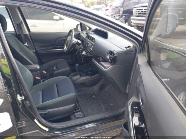 JTDKDTB31G1121761 Toyota Prius C Two