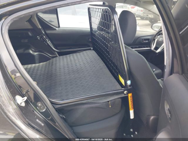 JTDKDTB31G1121761 Toyota Prius C Two