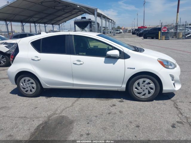 JTDKDTB35G1121813 Toyota Prius C Two