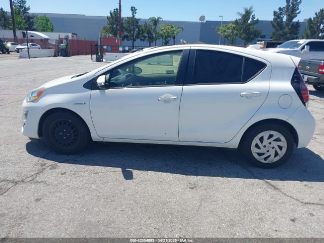 JTDKDTB35G1121813 Toyota Prius C Two