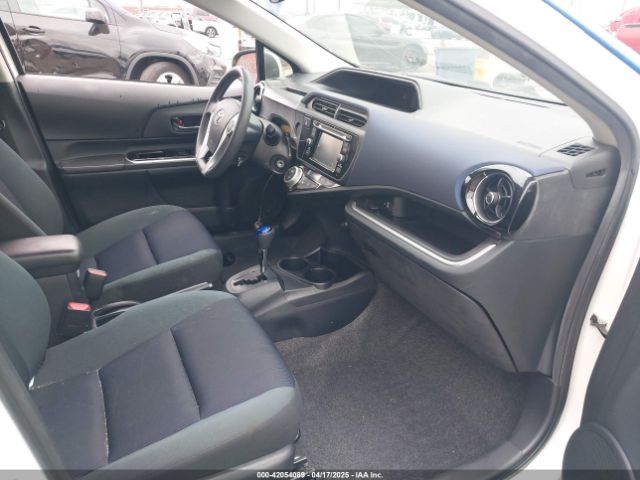 JTDKDTB35G1121813 Toyota Prius C Two