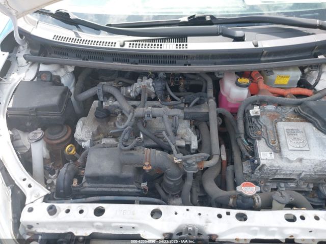 JTDKDTB30G1122657 Toyota Prius C Two
