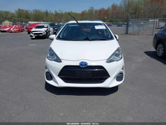 JTDKDTB30G1122657 Toyota Prius C Two