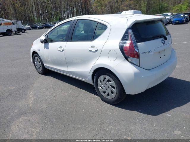 JTDKDTB30G1122657 Toyota Prius C Two