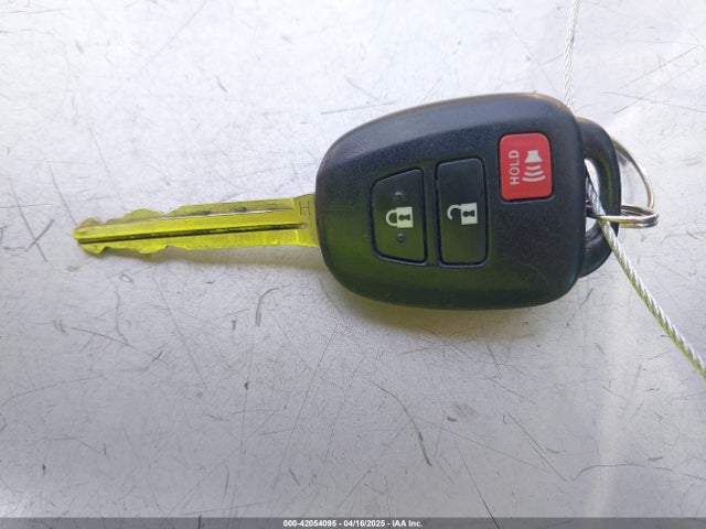 JTDKDTB36G1125076 Toyota Prius C Two