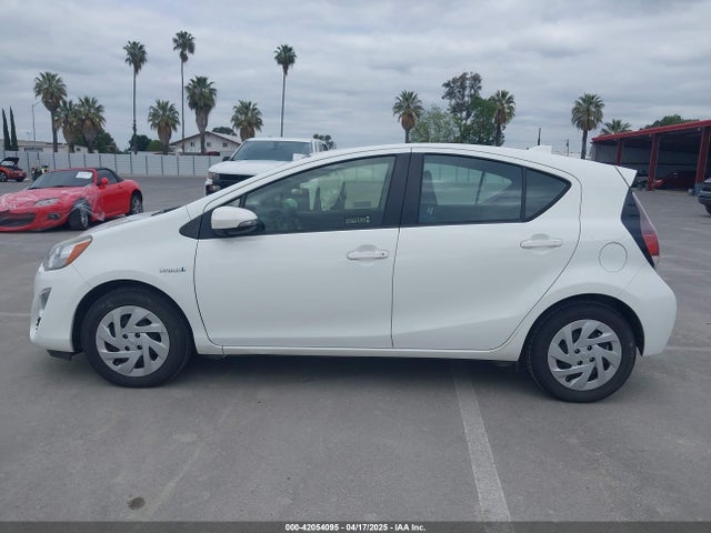 JTDKDTB36G1125076 Toyota Prius C Two