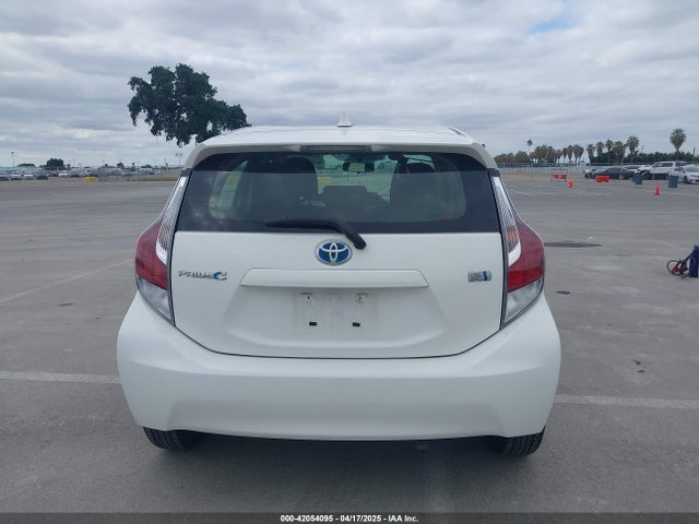JTDKDTB36G1125076 Toyota Prius C Two