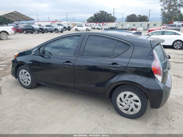 JTDKDTB39G1124911 Toyota Prius C Two