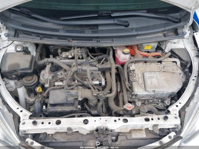 JTDKDTB33G1125195 Toyota Prius C Two