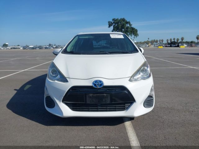 JTDKDTB33G1125195 Toyota Prius C Two