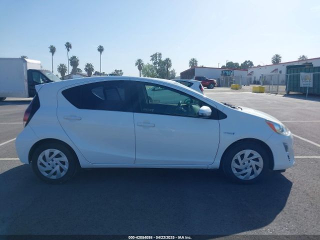 JTDKDTB33G1125195 Toyota Prius C Two