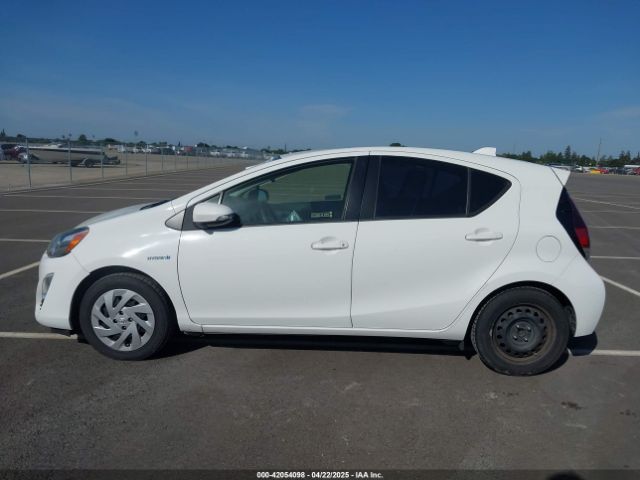 JTDKDTB33G1125195 Toyota Prius C Two