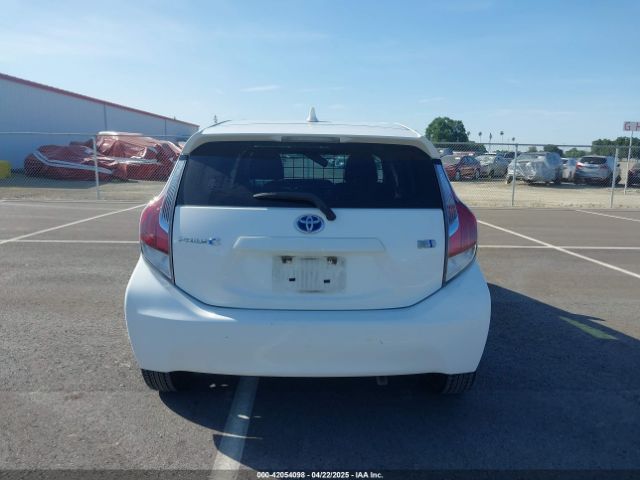 JTDKDTB33G1125195 Toyota Prius C Two