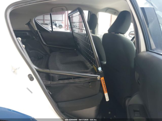 JTDKDTB33G1125195 Toyota Prius C Two