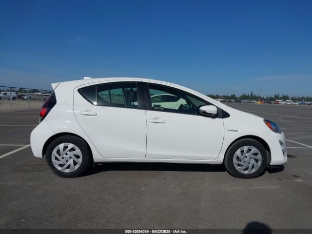 JTDKDTB3XG1125193 Toyota Prius C Two