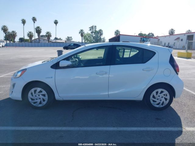 JTDKDTB3XG1125193 Toyota Prius C Two