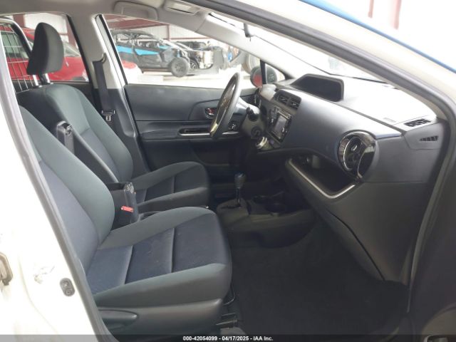 JTDKDTB3XG1125193 Toyota Prius C Two