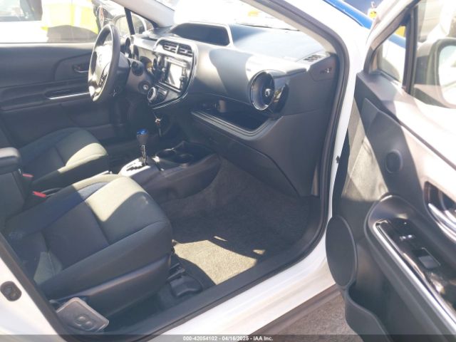 JTDKDTB31J1599993 Toyota Prius C Two