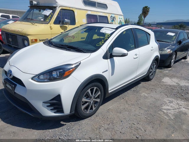 JTDKDTB3XJ1599393 Toyota Prius C Two