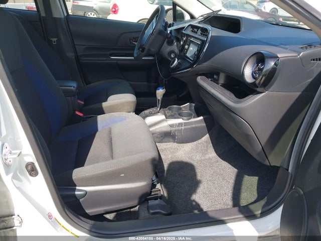 JTDKDTB3XJ1599393 Toyota Prius C Two