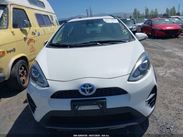 JTDKDTB3XJ1599393 Toyota Prius C Two