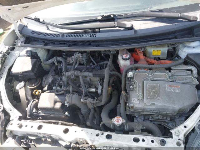 JTDKDTB3XJ1613079 Toyota Prius C Two