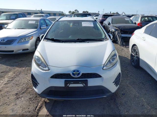 JTDKDTB3XJ1613079 Toyota Prius C Two