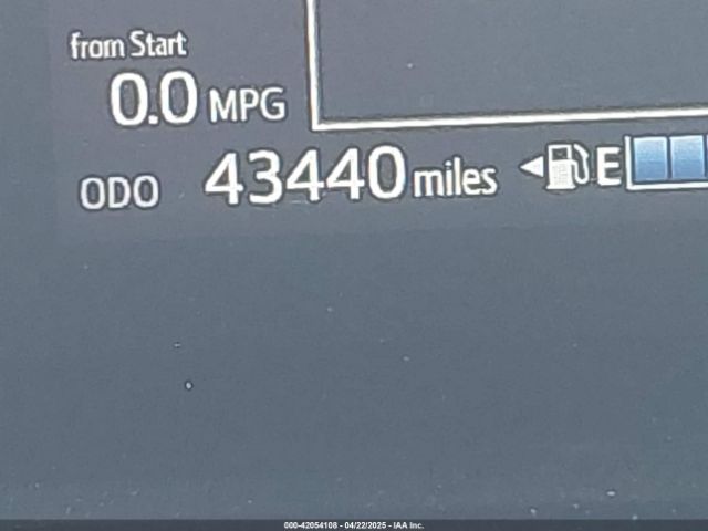 JTDKDTB3XJ1613079 Toyota Prius C Two