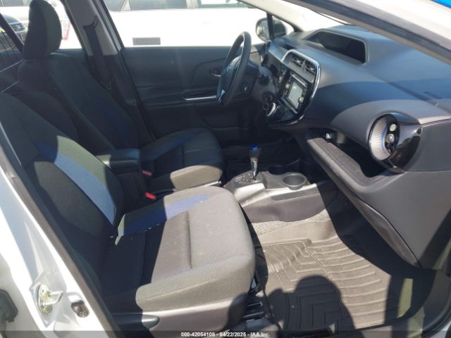JTDKDTB3XJ1613079 Toyota Prius C Two