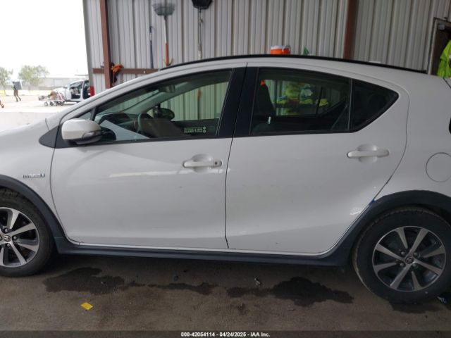 JTDKDTB37J1615663 Toyota Prius C Two