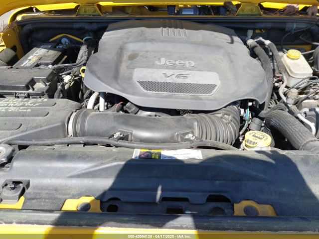 1C4BJWEG0FL713065 Jeep Wrangler Unlimited Sahara