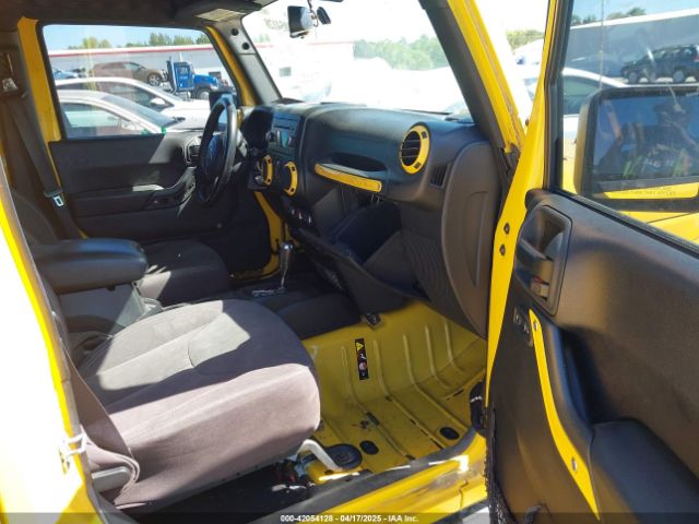 1C4BJWEG0FL713065 Jeep Wrangler Unlimited Sahara