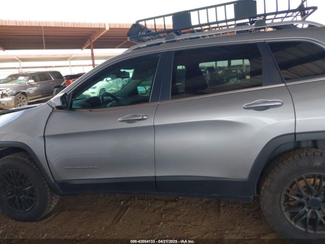 1C4PJMCS4HW665167 Jeep Cherokee Latitude 4x4
