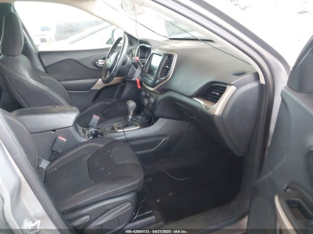 1C4PJMCS4HW665167 Jeep Cherokee Latitude 4x4